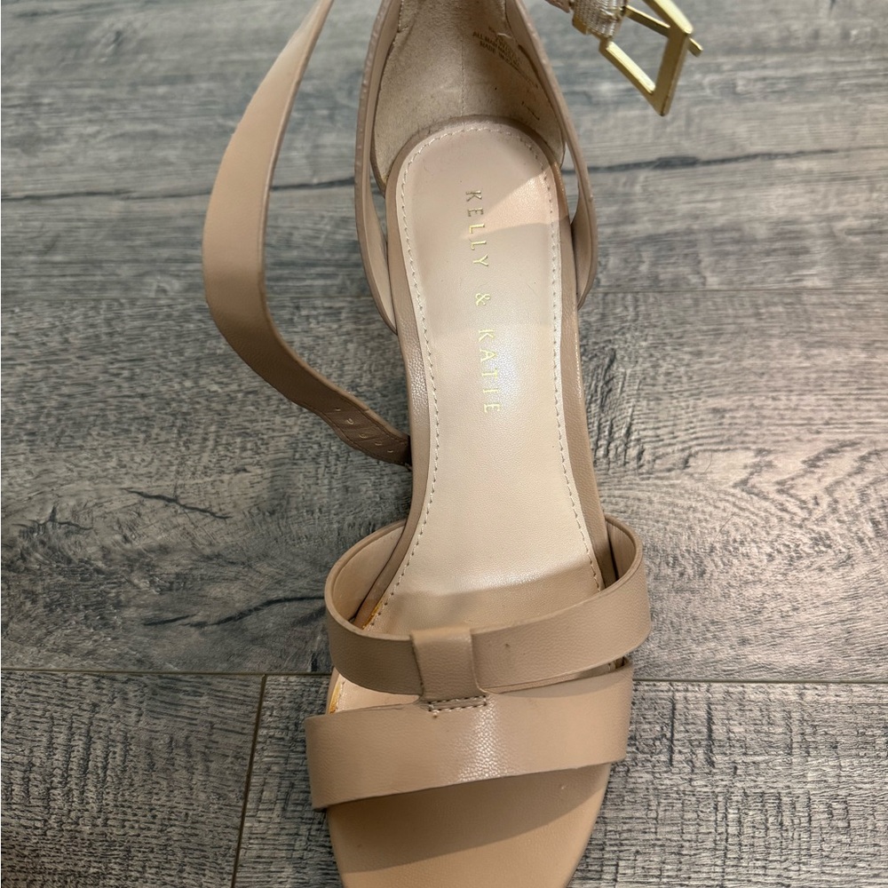 Kelly & Katie Tan Wedges - Picture 3 of 10